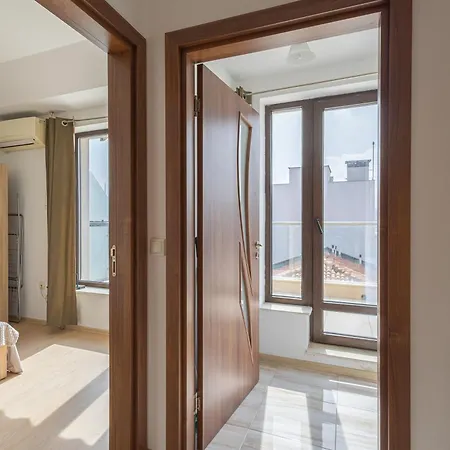 Апартамент Sea Garden Marina 4